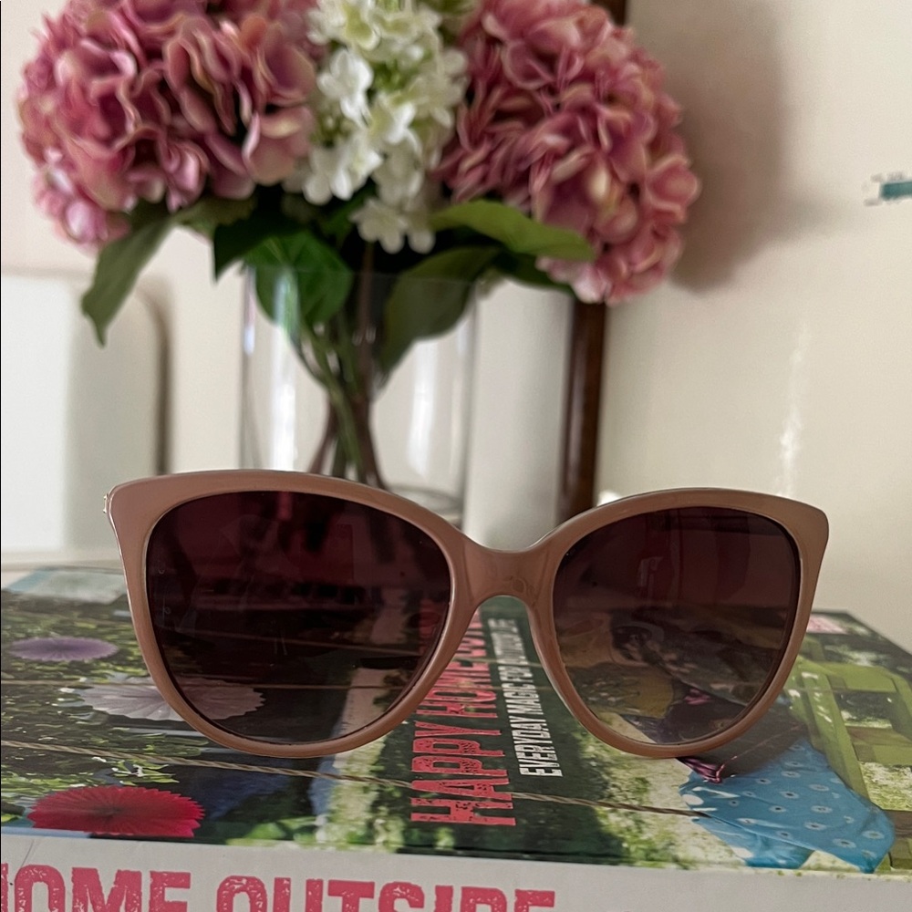 $5 below! Stylish Women's Pink Cat-Eye Sunglasses